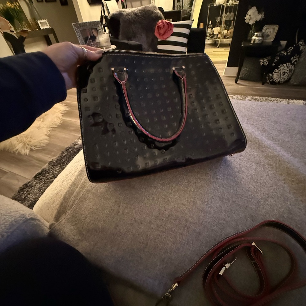 Arcadia Elegant Patent Leather Black Handbag. Stylish, simply stunning! - Picture 5 of 9